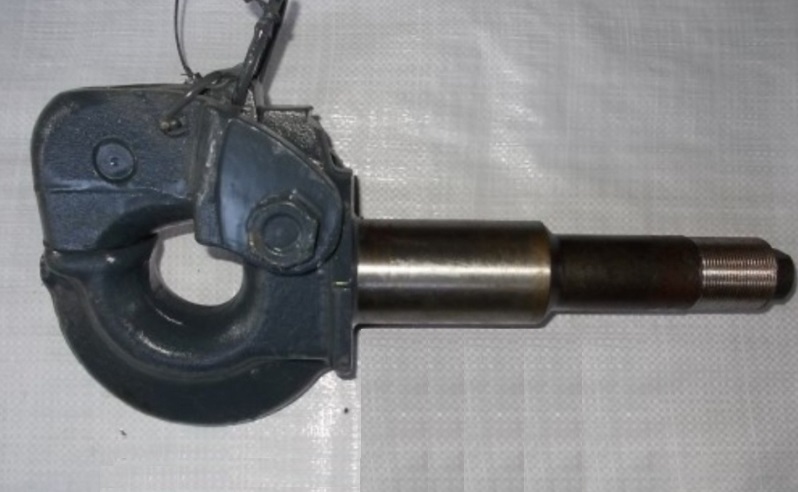 Крюк Т-150 с защелкой тягово-сцепного устройства (пр-во ЛКМЗ) 151М.58.017 