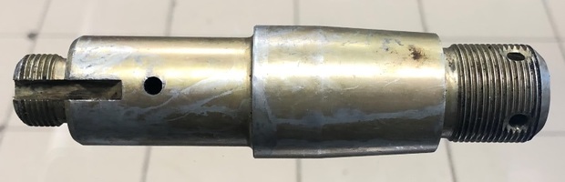 Палец рулевого гидроцилиндра Ц-63 (МТЗ-822,922,923-952) (d=30мм) левый 102-3405111 